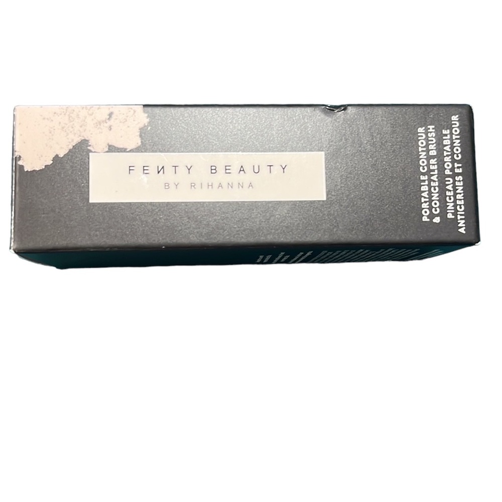 FENTY BEAUTY BY RIHANNA Portable Contour & Concealer Brush 150 - Picture 6 of 9